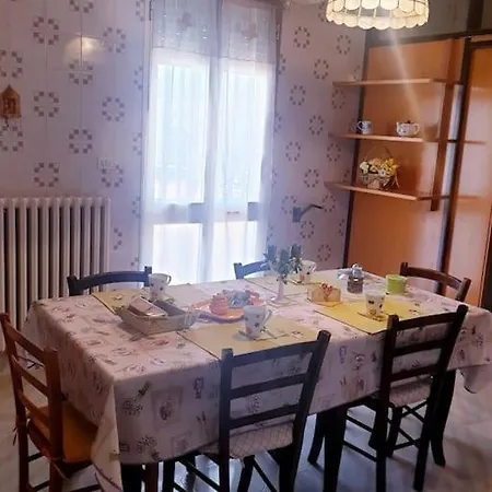 Apartment Italia A *
